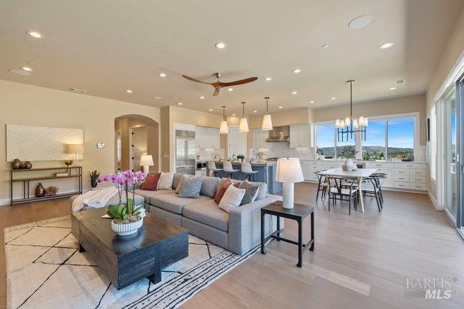 5907 Mountain Hawk Dr