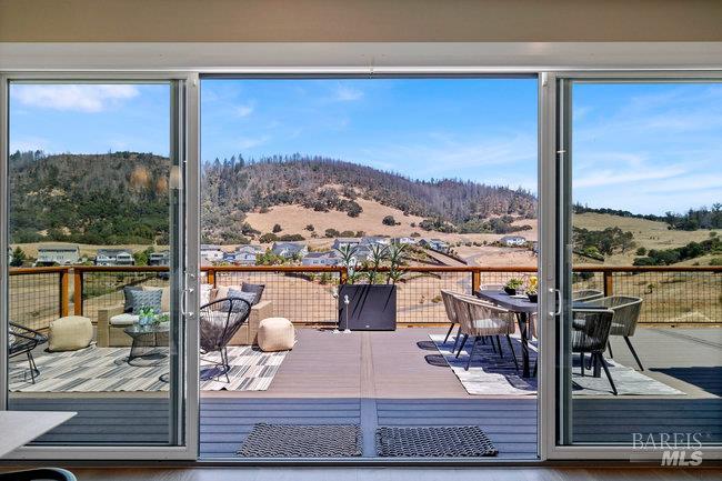 5907 Mountain Hawk Dr