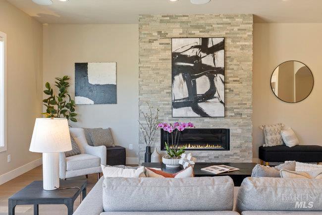 5907 Mountain Hawk Dr