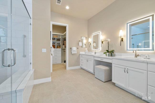 5907 Mountain Hawk Dr