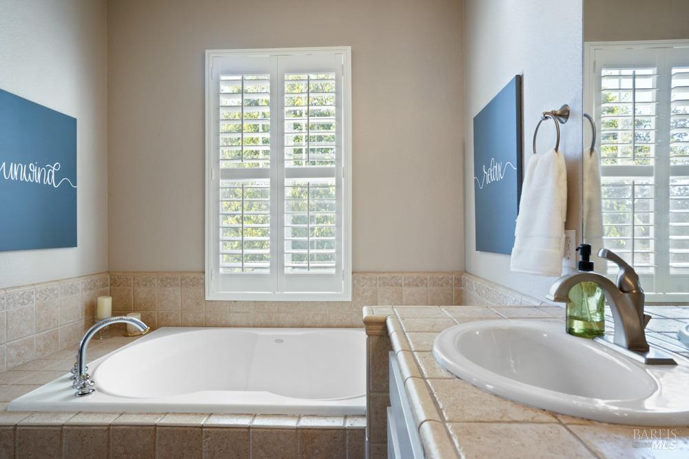 1916 Turtle Creek Way