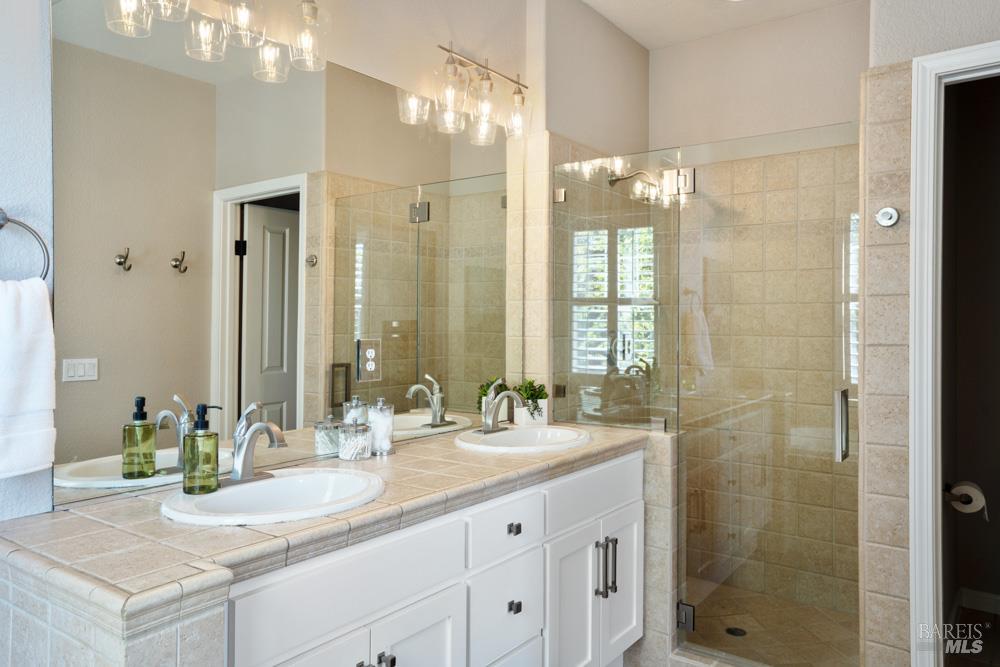 1916 Turtle Creek Way