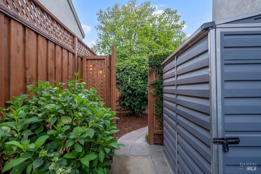 1916 Turtle Creek Way