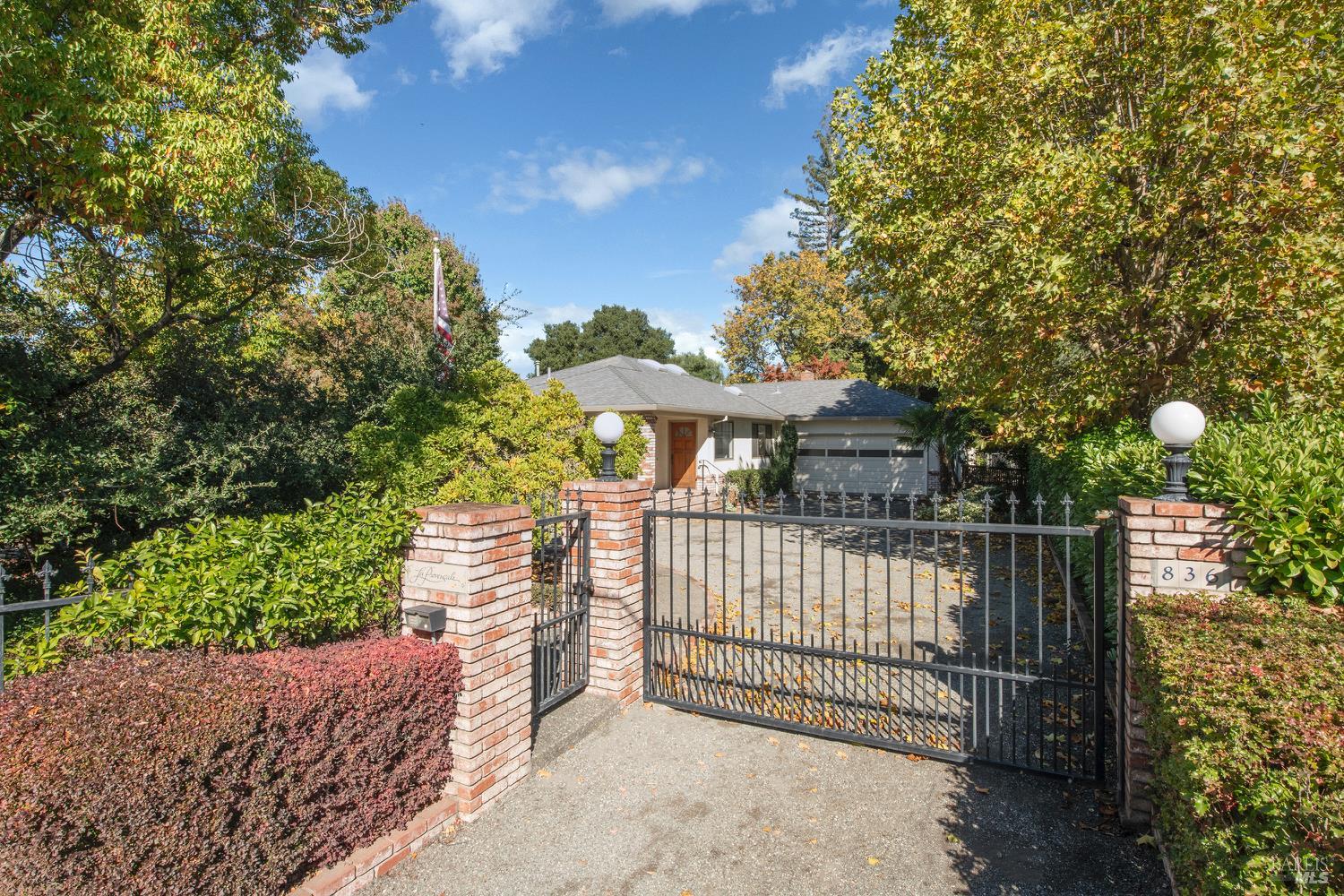 836 E Napa Street