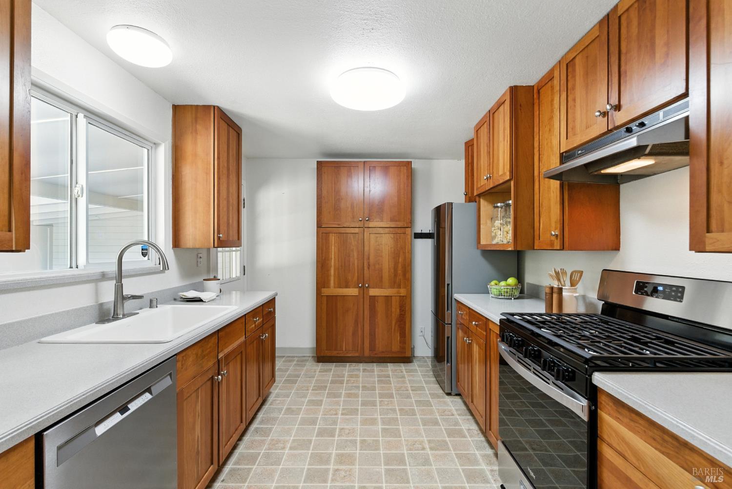 6750 Petaluma Hill Road