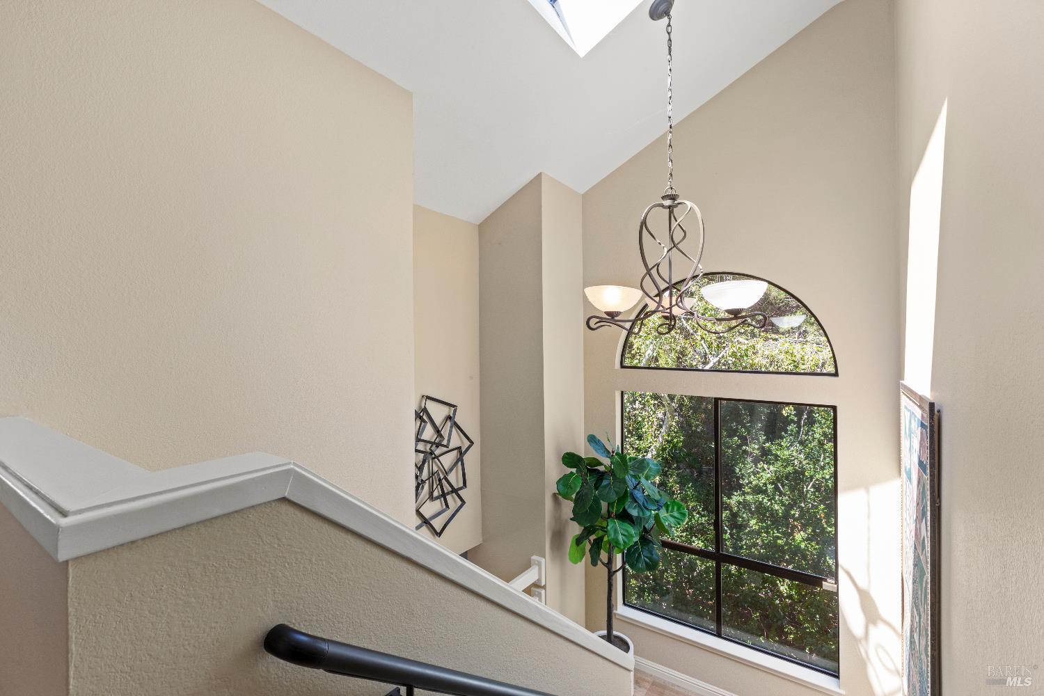 4 Eucalyptus Knoll St