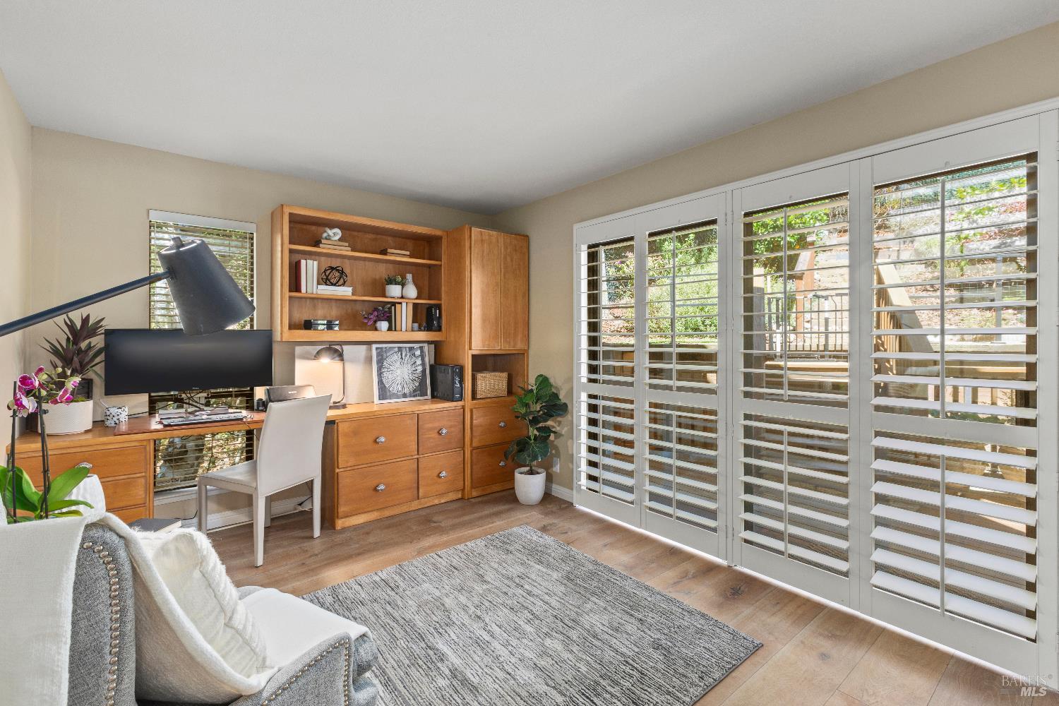 4 Eucalyptus Knoll St