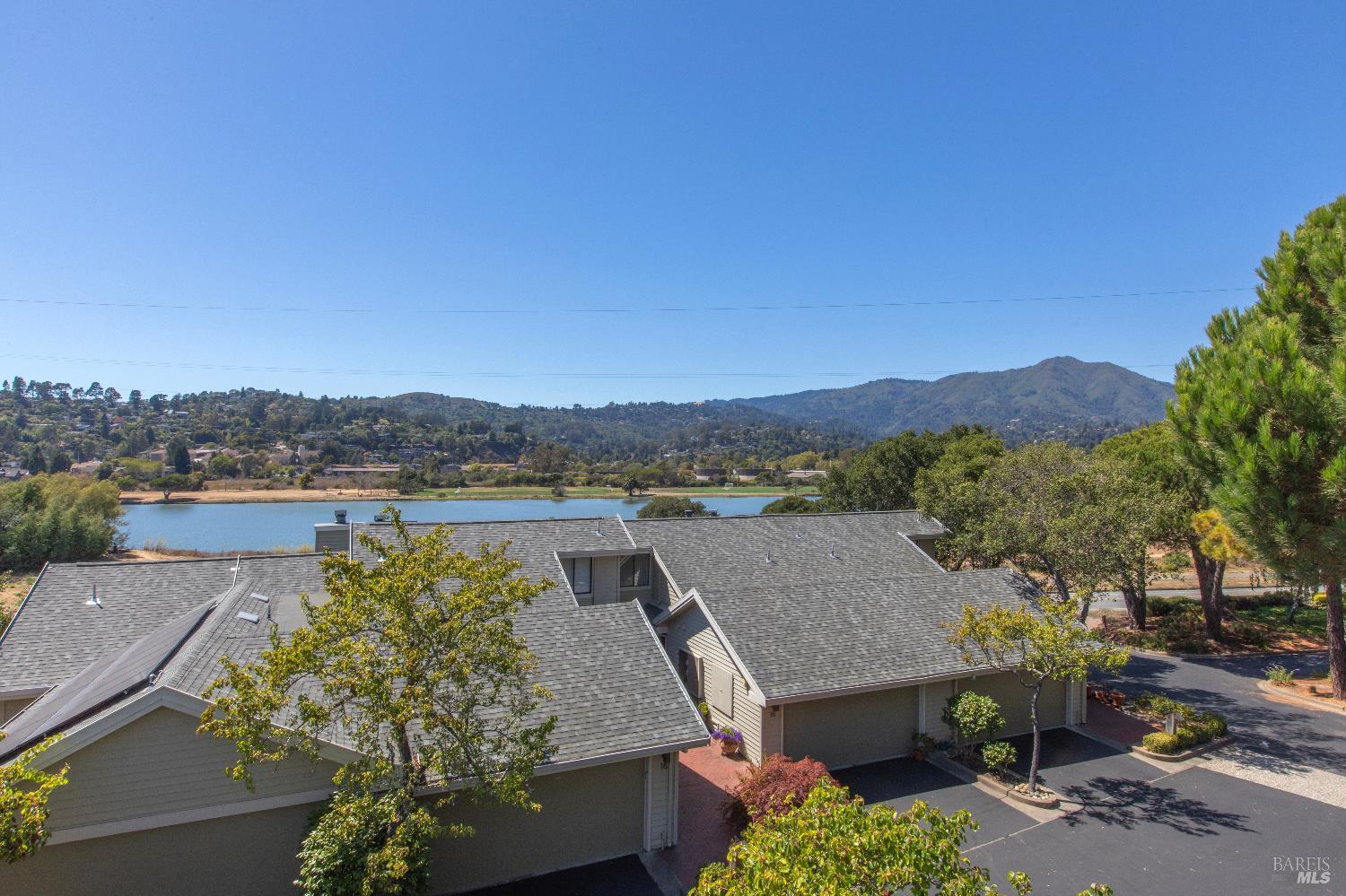 4 Eucalyptus Knoll St