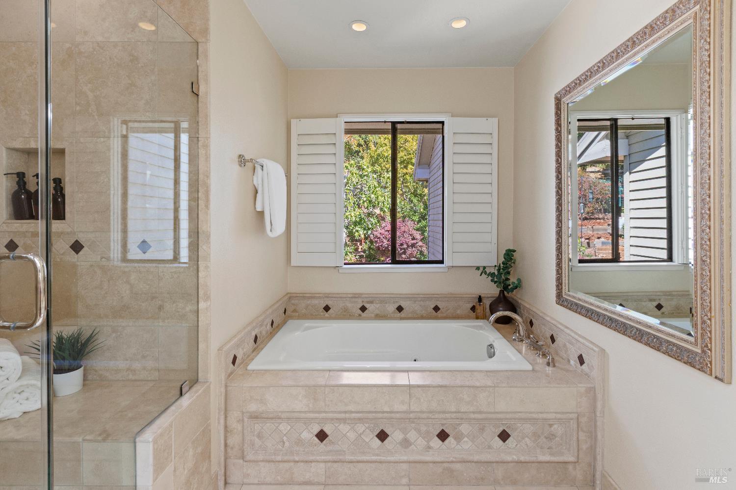 4 Eucalyptus Knoll St