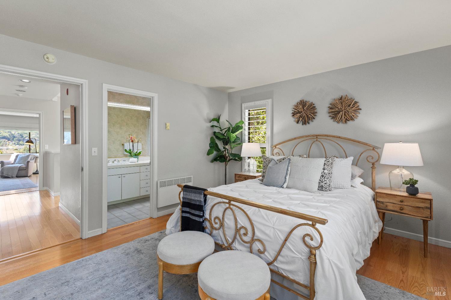 4 Eucalyptus Knoll St