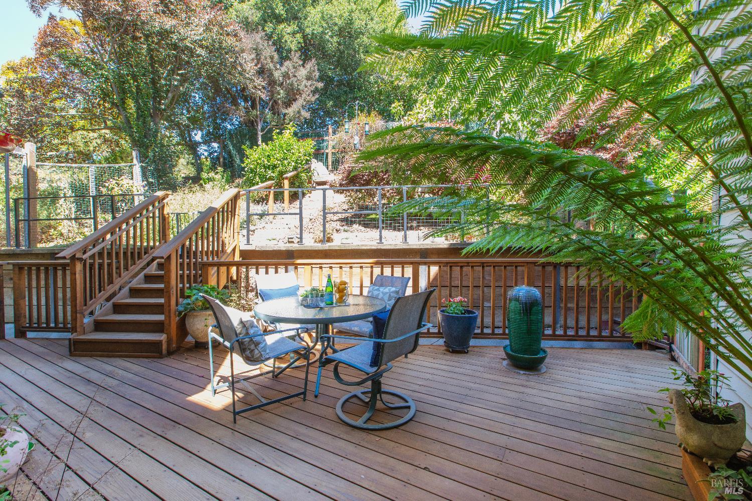 4 Eucalyptus Knoll St