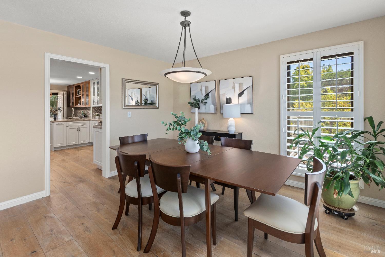 4 Eucalyptus Knoll St