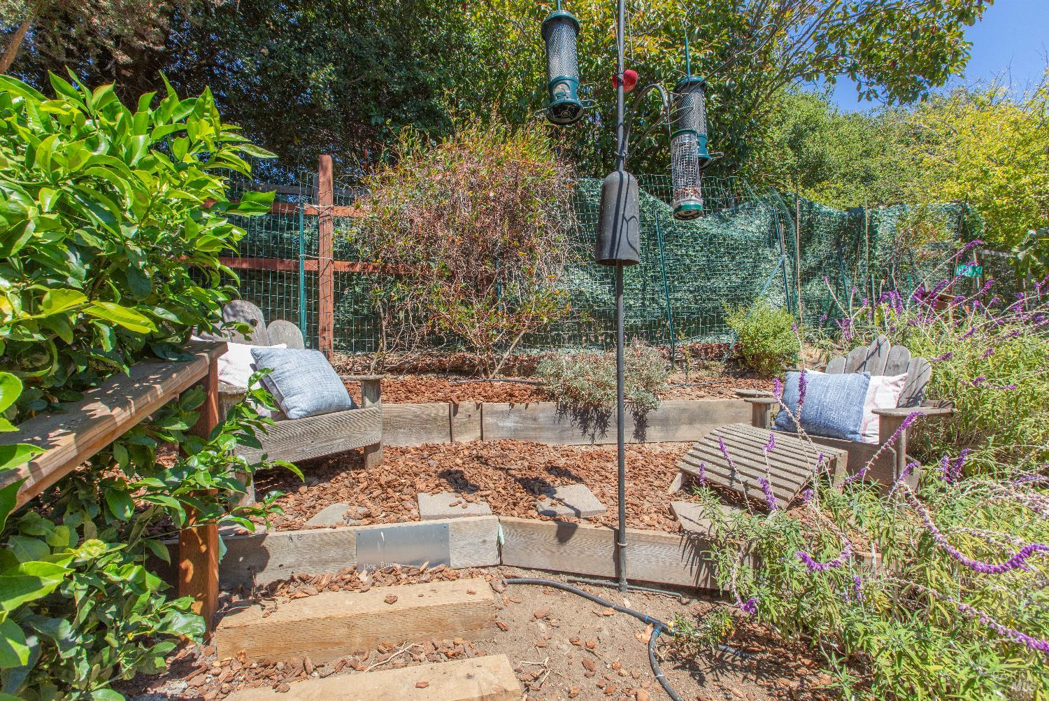 4 Eucalyptus Knoll St