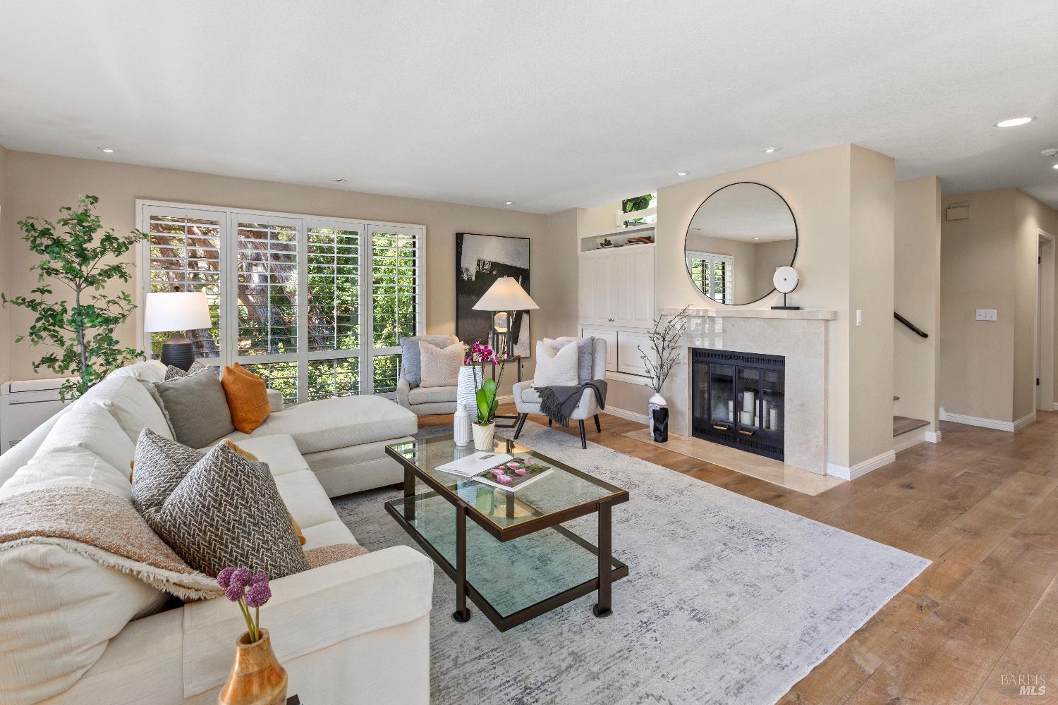 4 Eucalyptus Knoll St