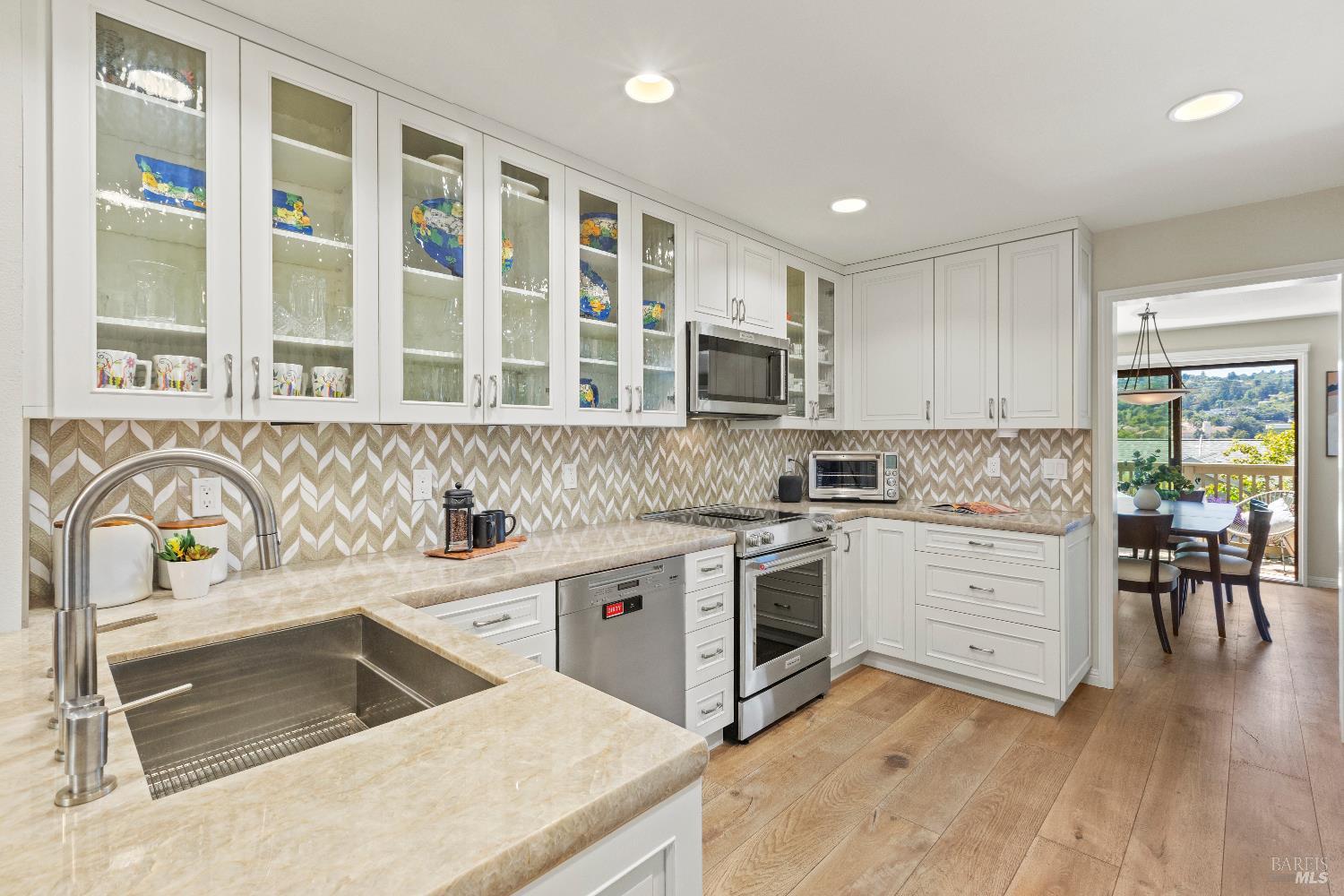 4 Eucalyptus Knoll St