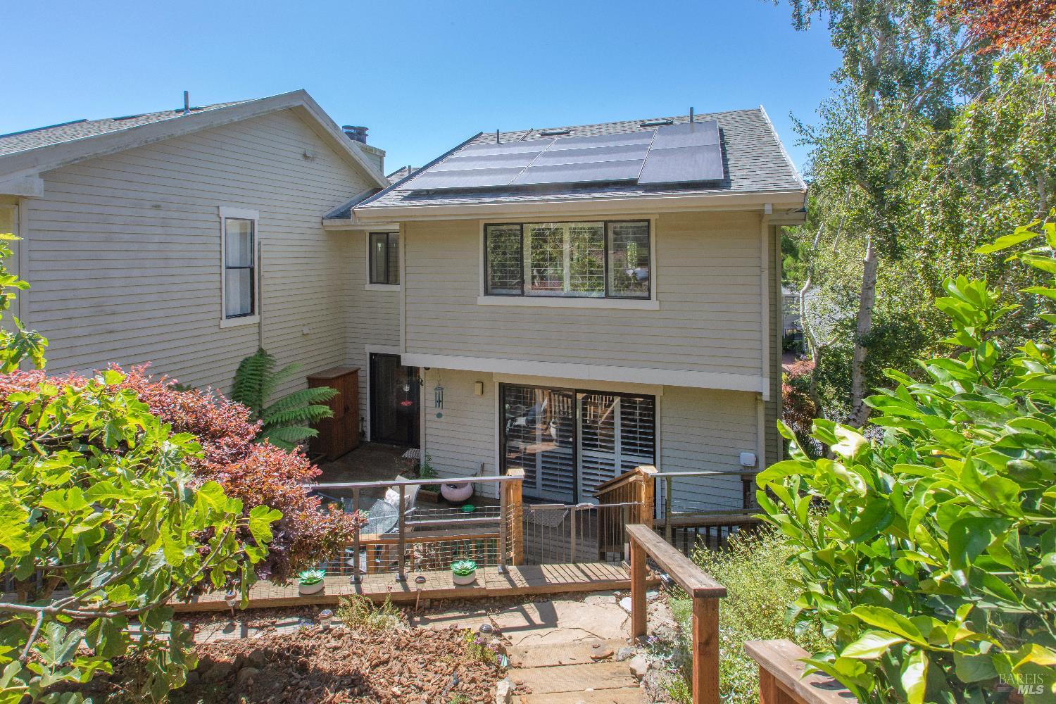 4 Eucalyptus Knoll St