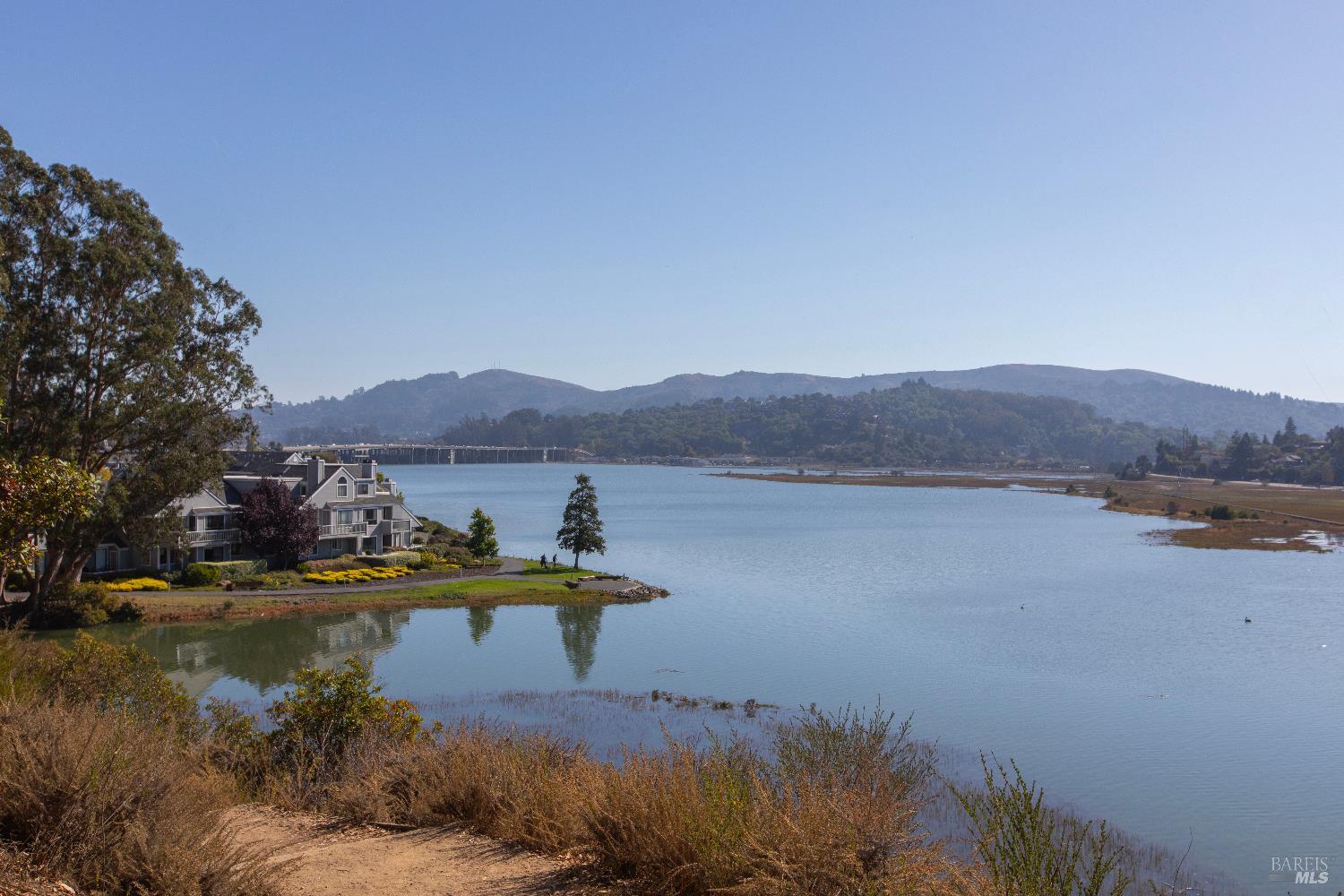 4 Eucalyptus Knoll St