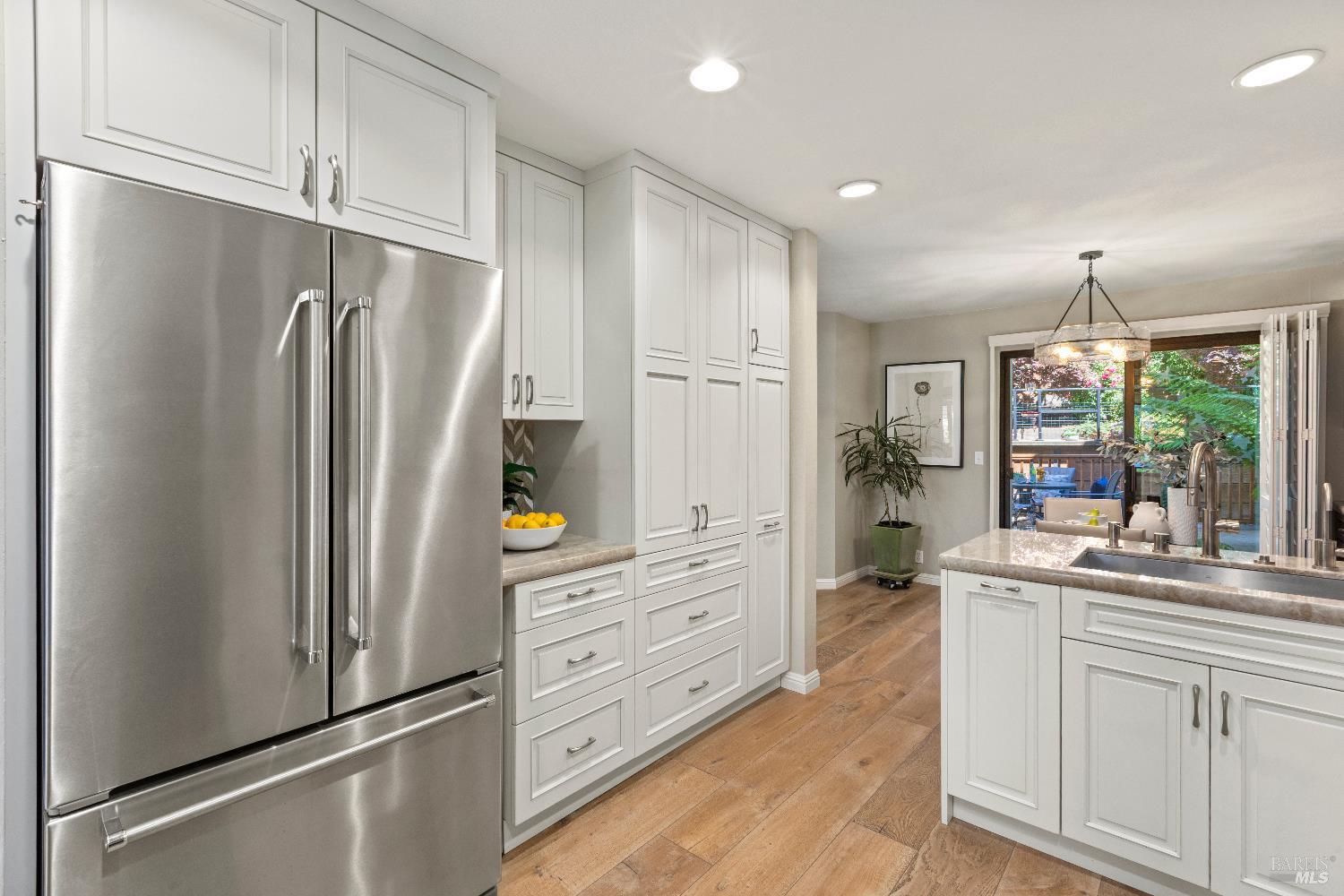 4 Eucalyptus Knoll St