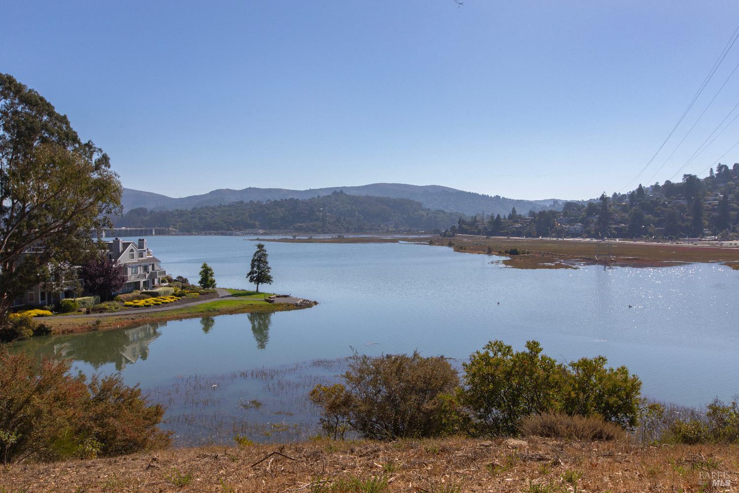 4 Eucalyptus Knoll St