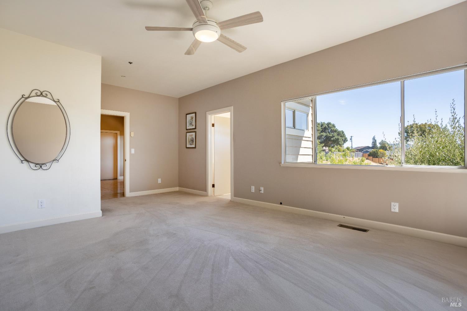 2901 Las Gallinas Ave