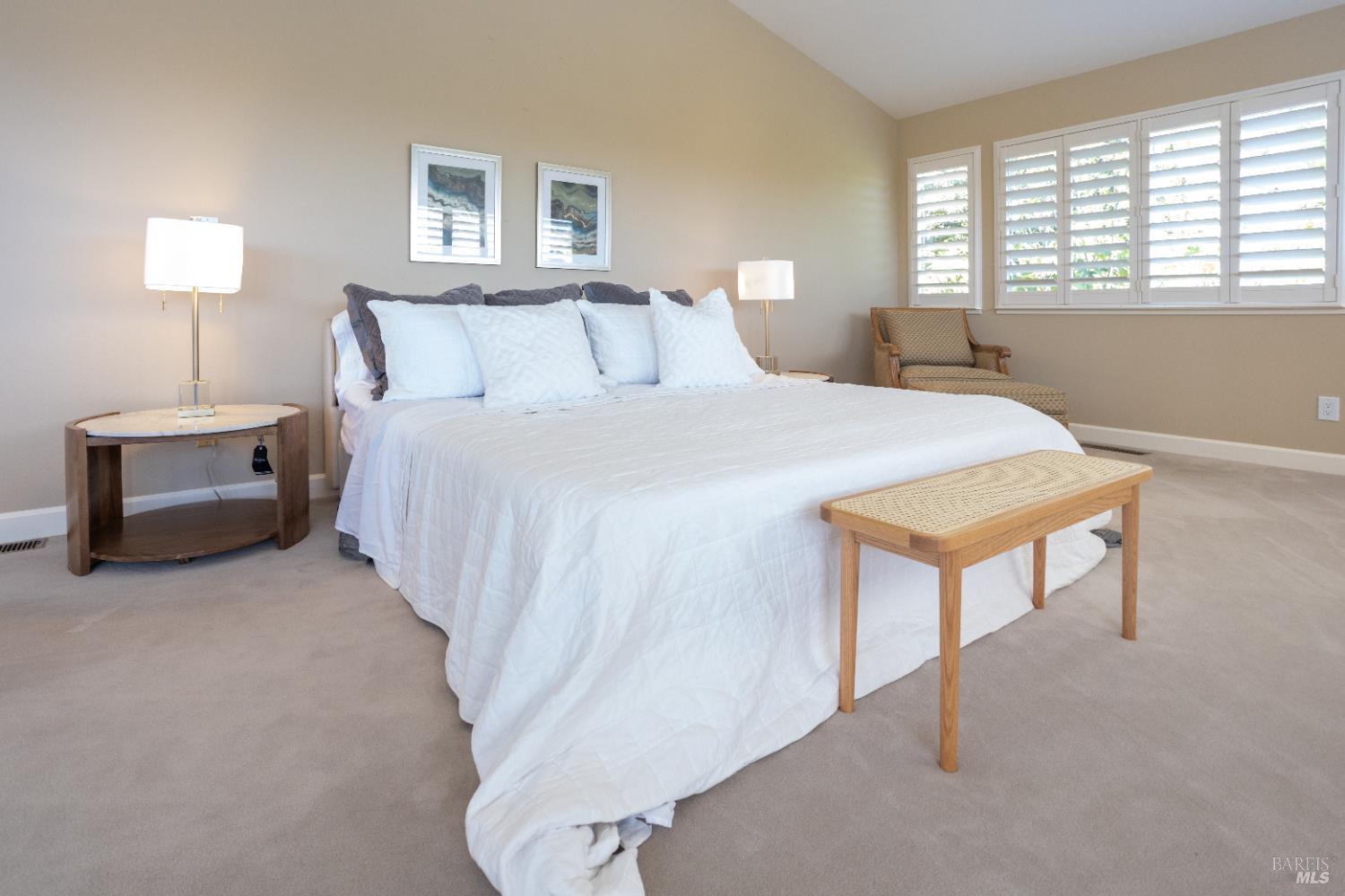 2901 Las Gallinas Ave