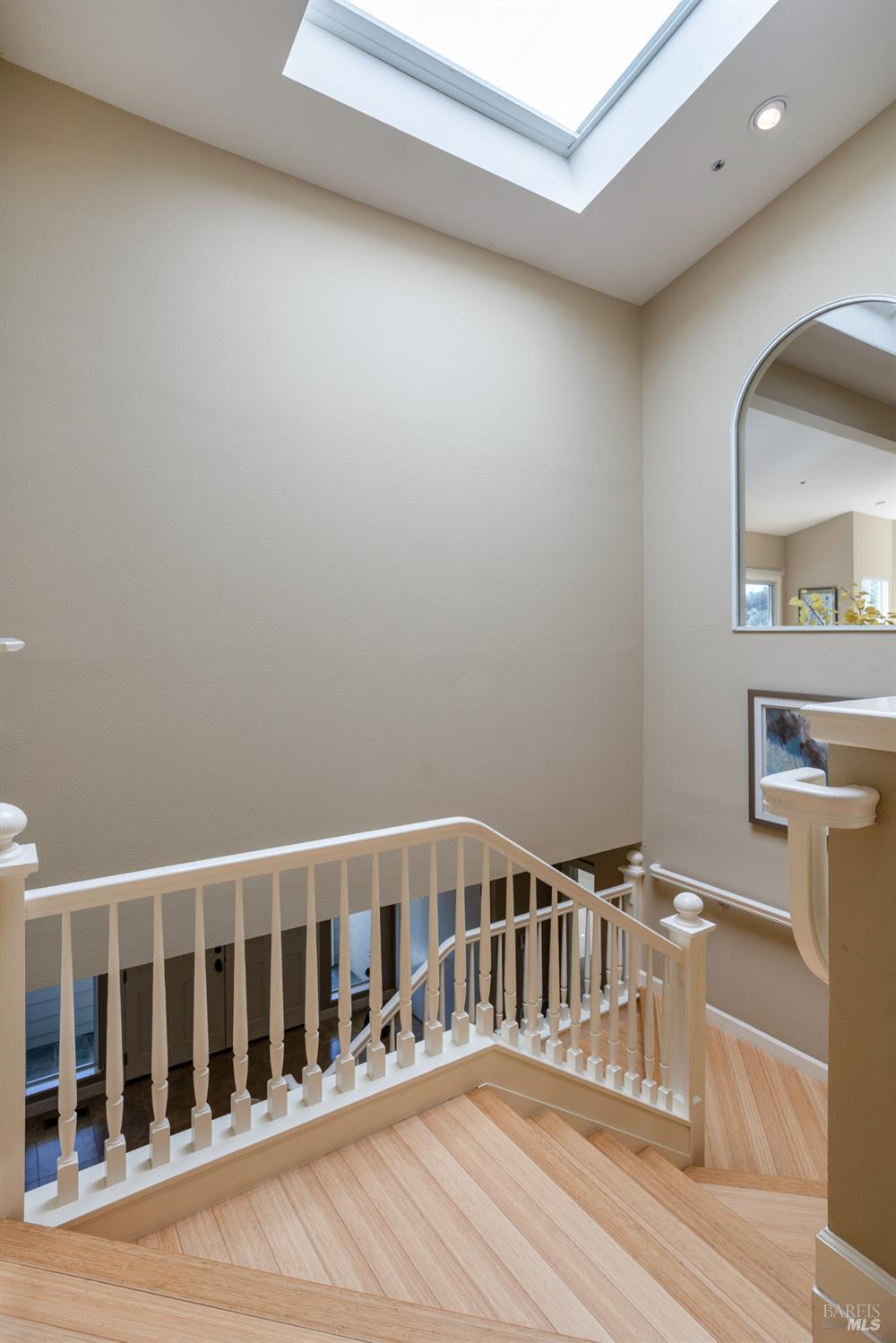 2901 Las Gallinas Ave