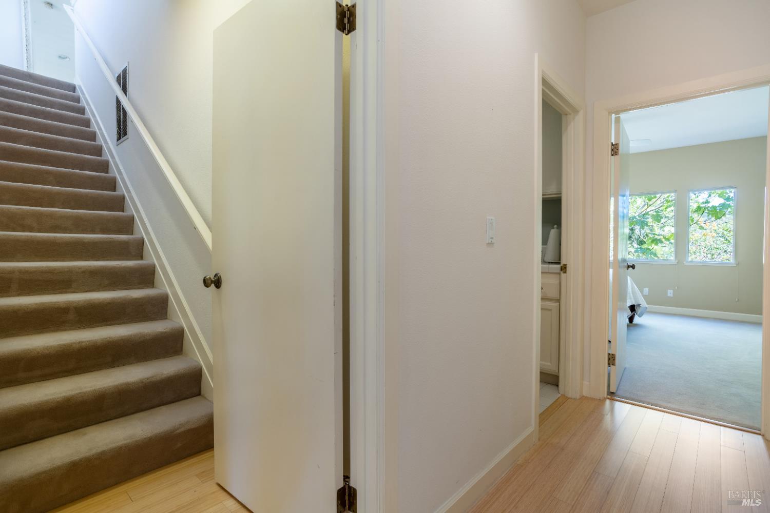 2901 Las Gallinas Ave