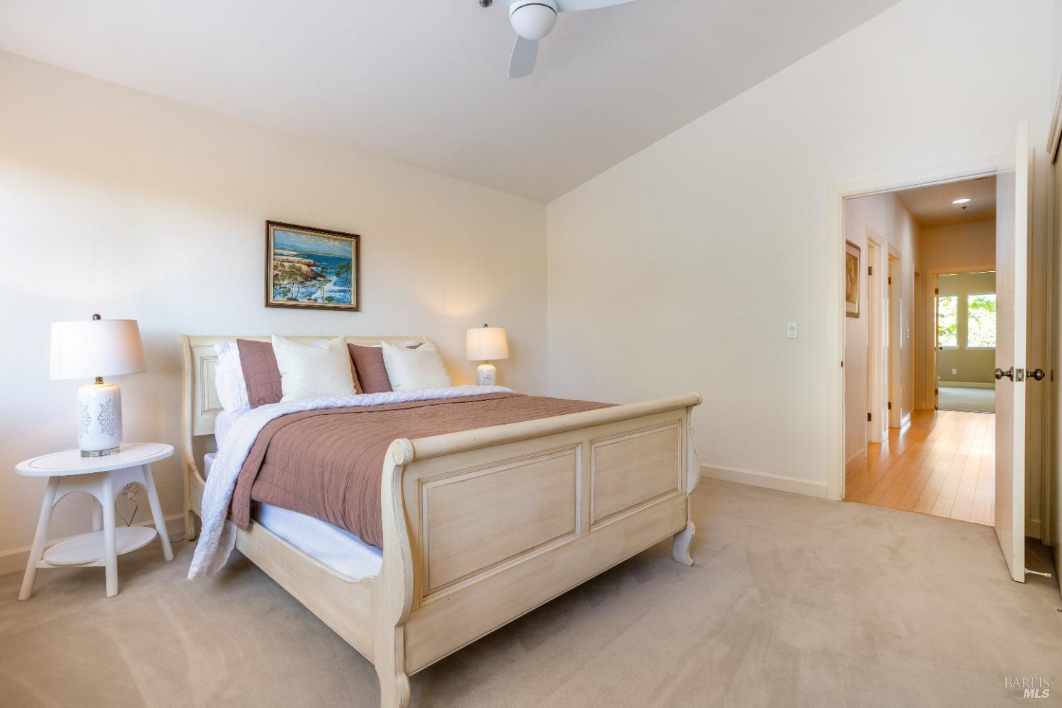 2901 Las Gallinas Ave