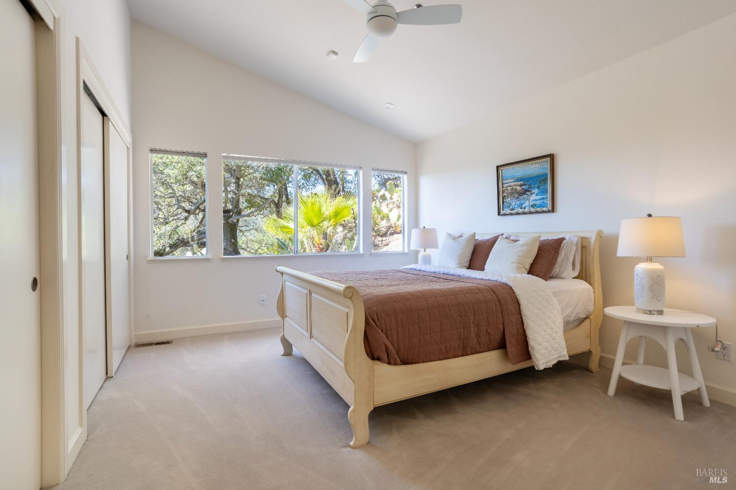 2901 Las Gallinas Ave