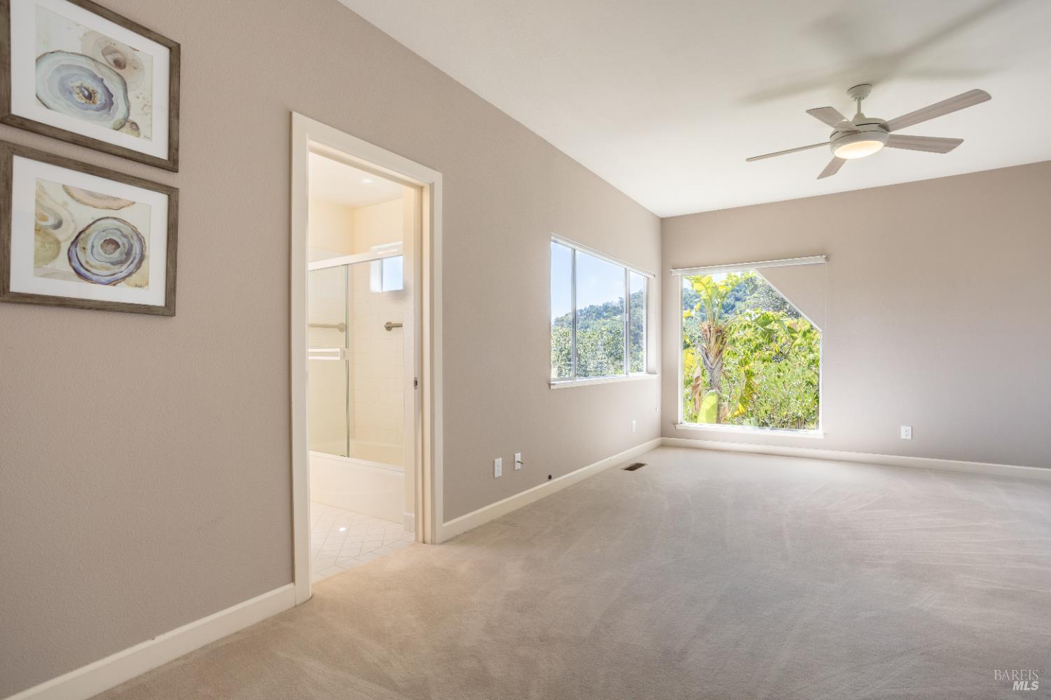 2901 Las Gallinas Ave