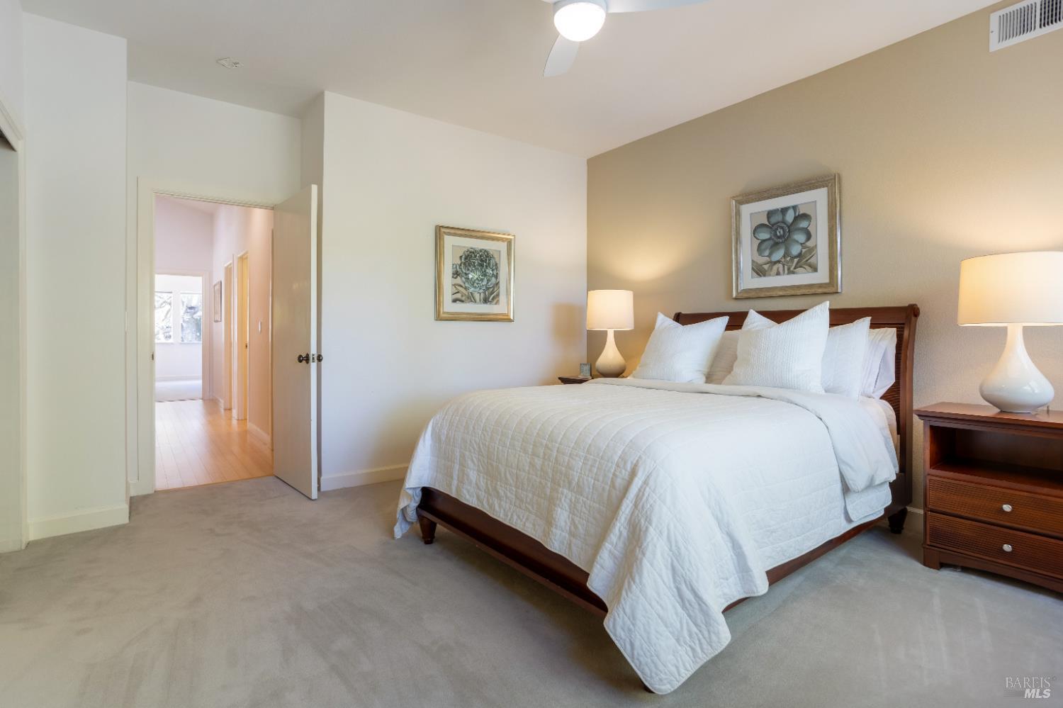 2901 Las Gallinas Ave