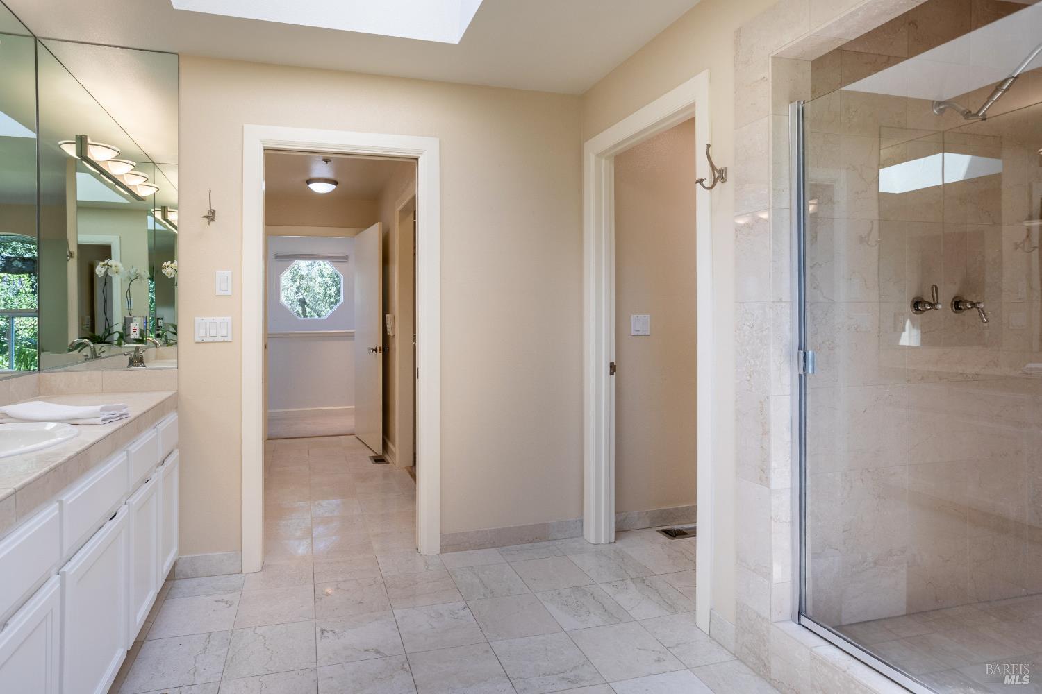 2901 Las Gallinas Ave