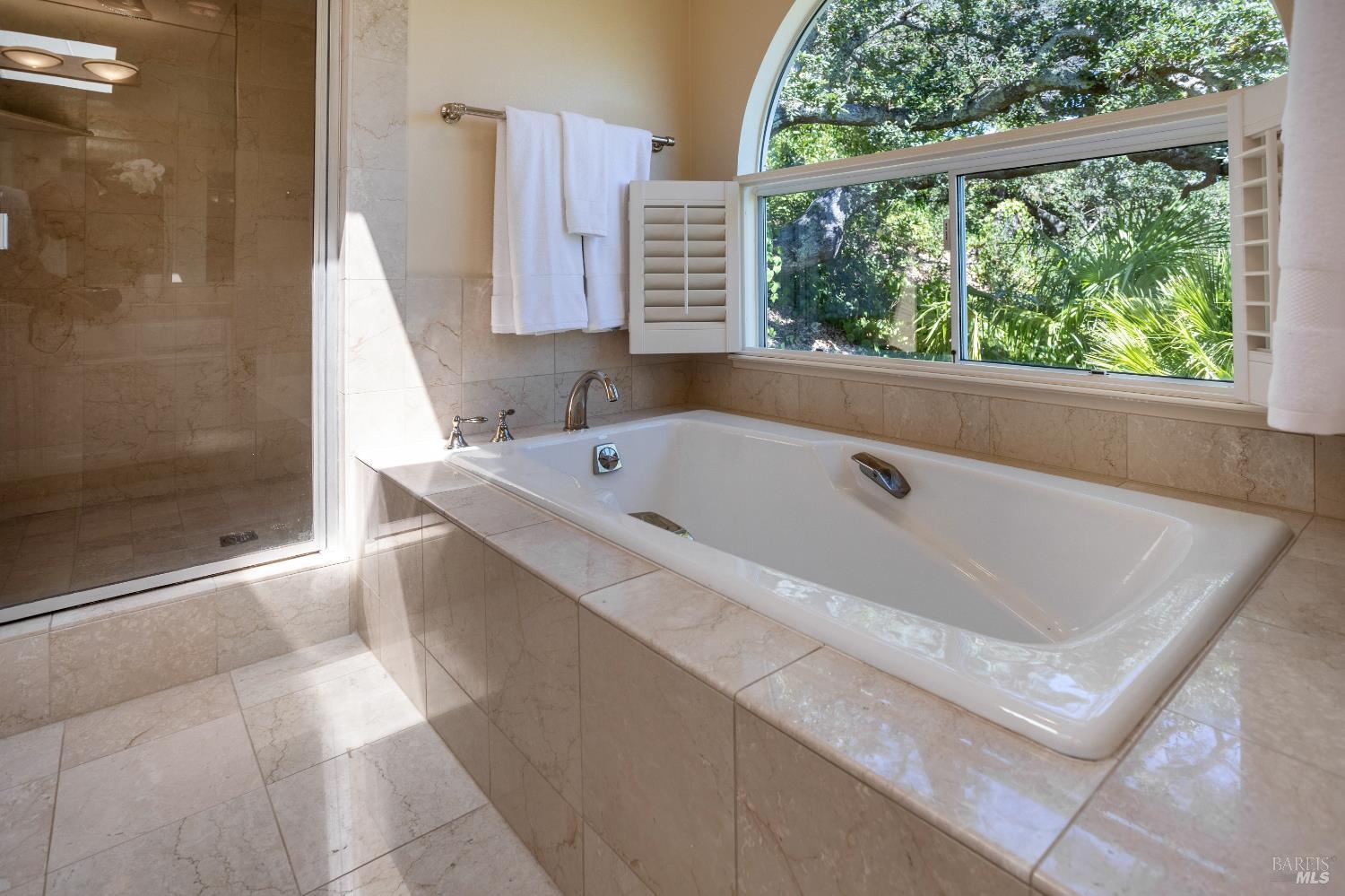 2901 Las Gallinas Ave