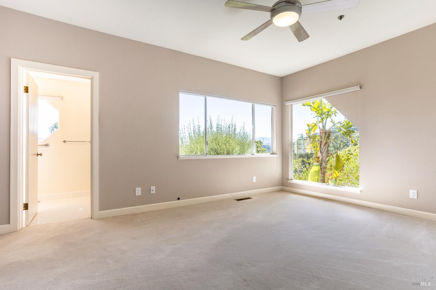 2901 Las Gallinas Ave