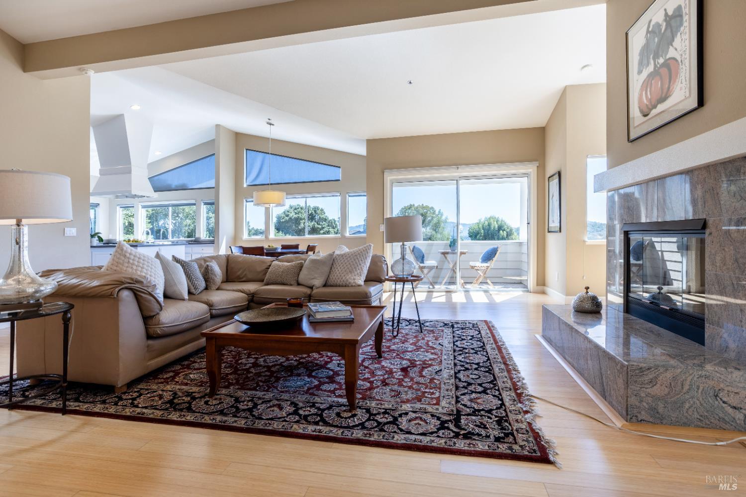 2901 Las Gallinas Ave