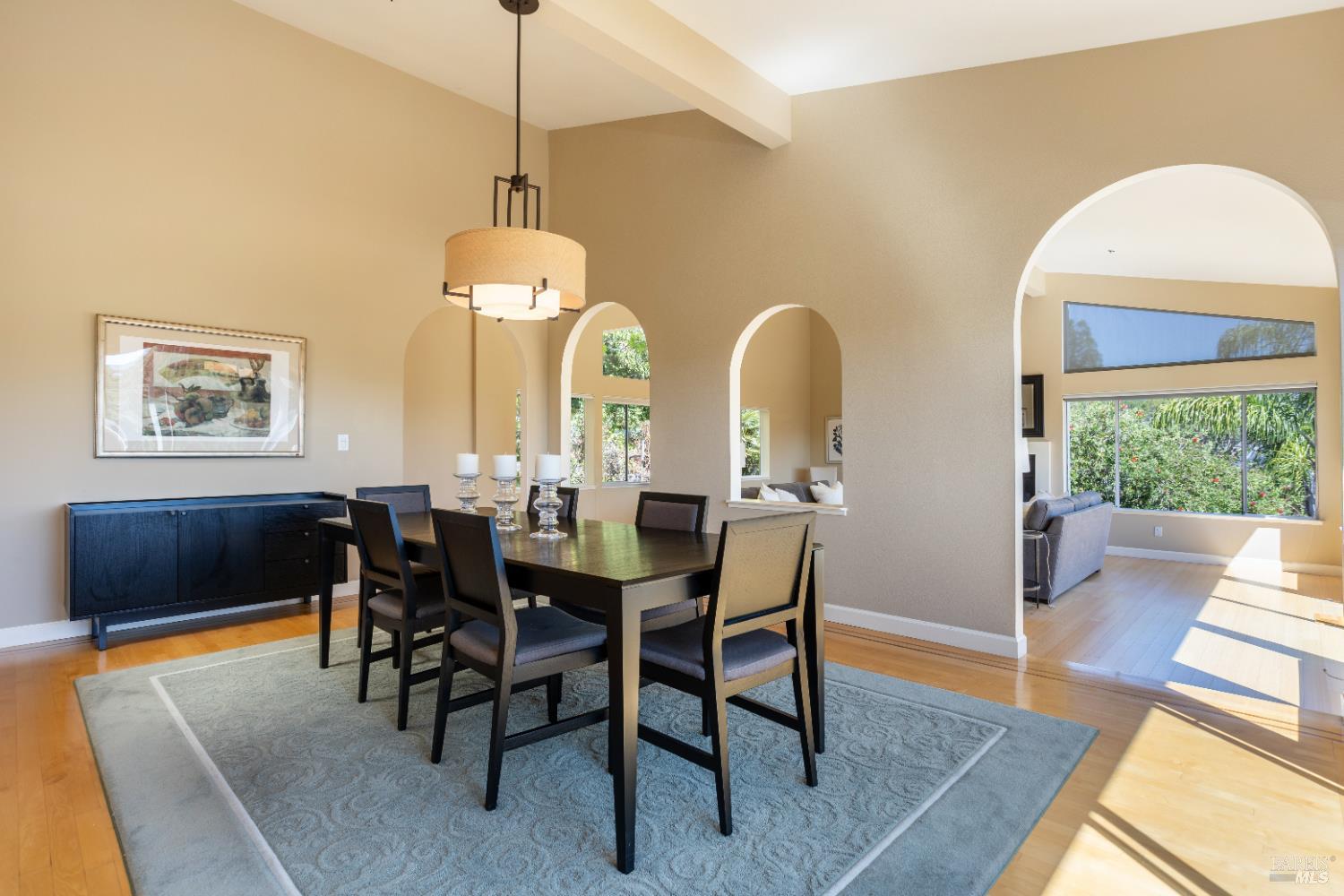 2901 Las Gallinas Ave