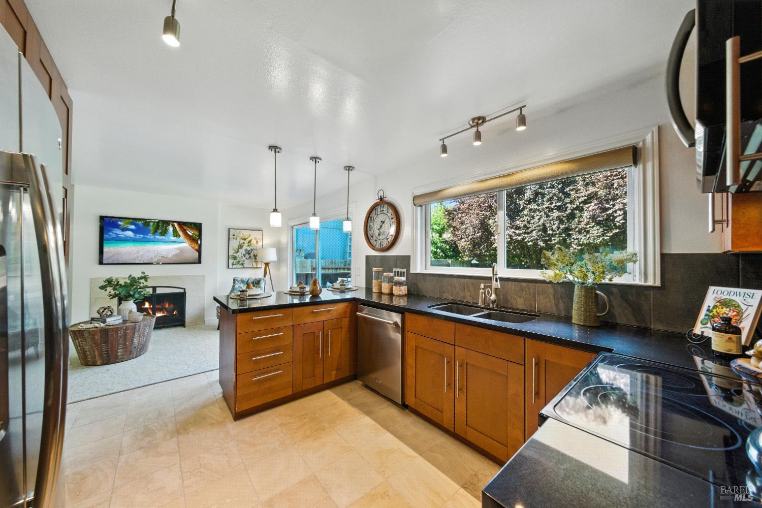 1925 Contra Costa Avenue