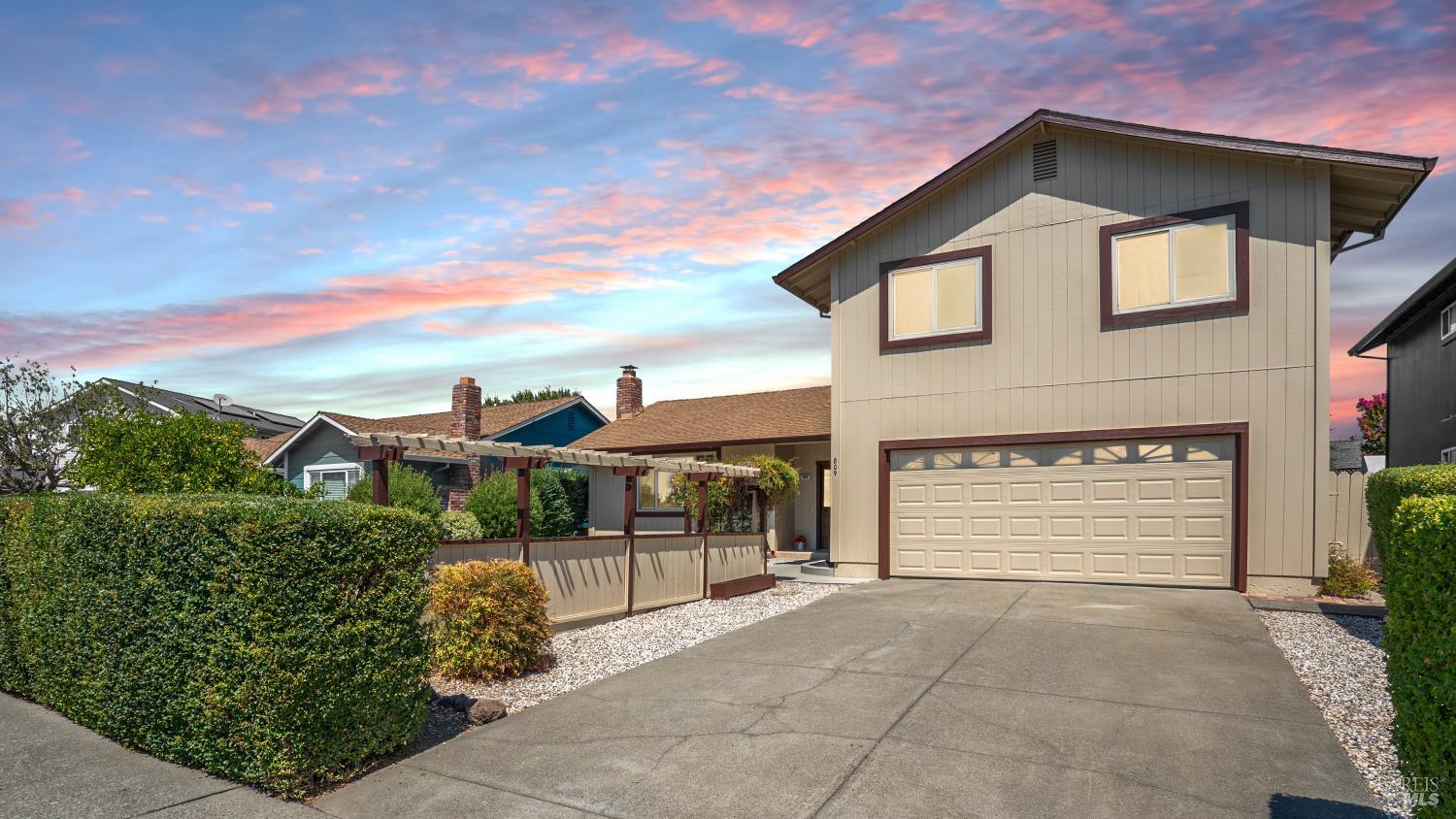 809 Robin Way