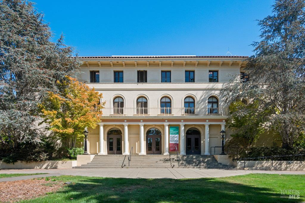 235 Mountain View Avenue