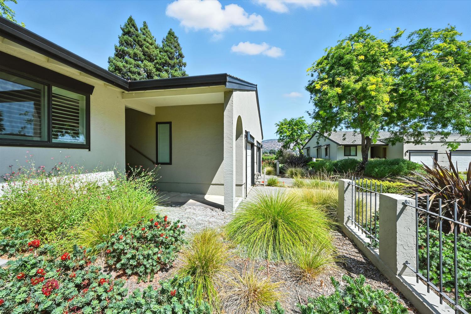 152 Vineyard Circle