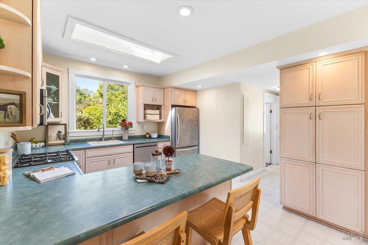 8750 Jeannette Avenue