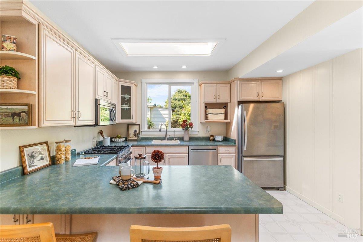 8750 Jeannette Avenue