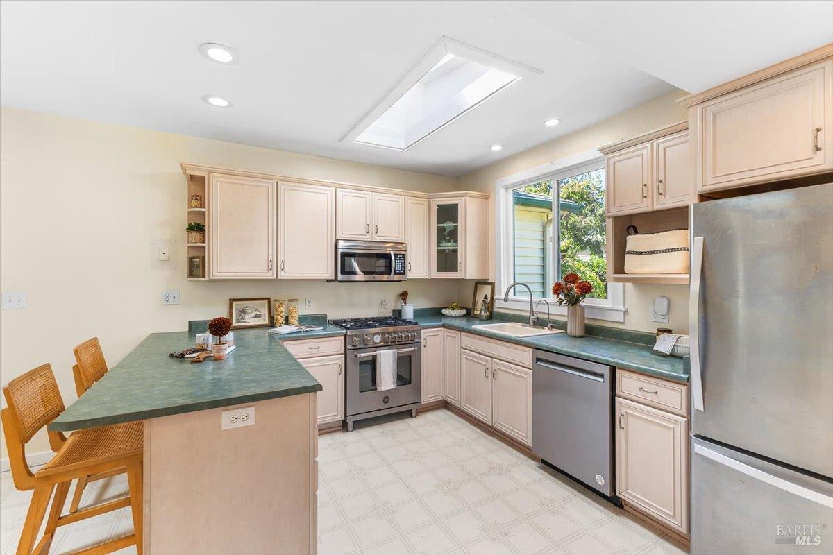 8750 Jeannette Avenue