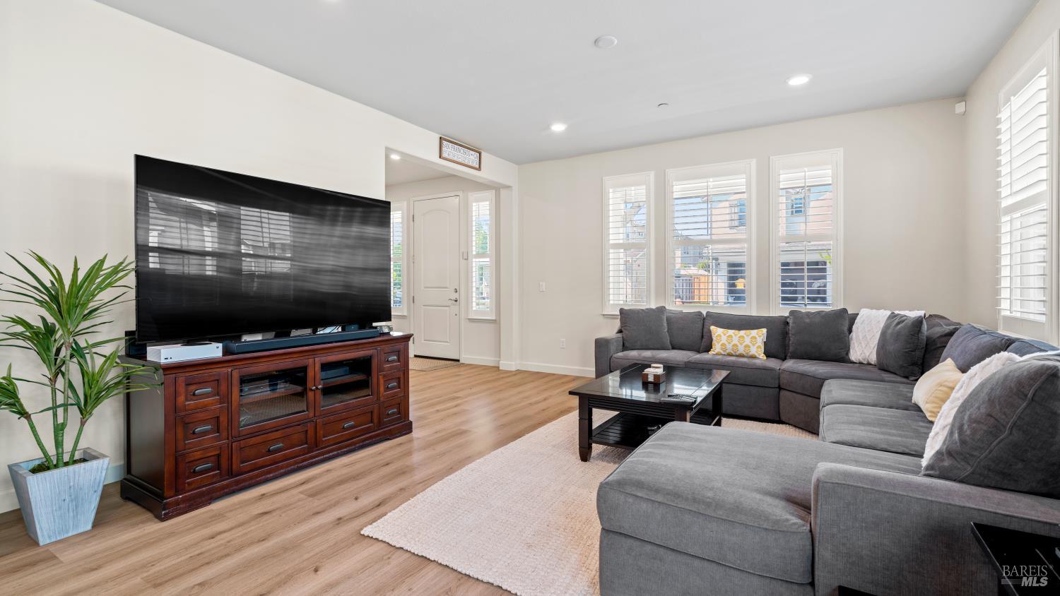 1623 Winterberry Lane