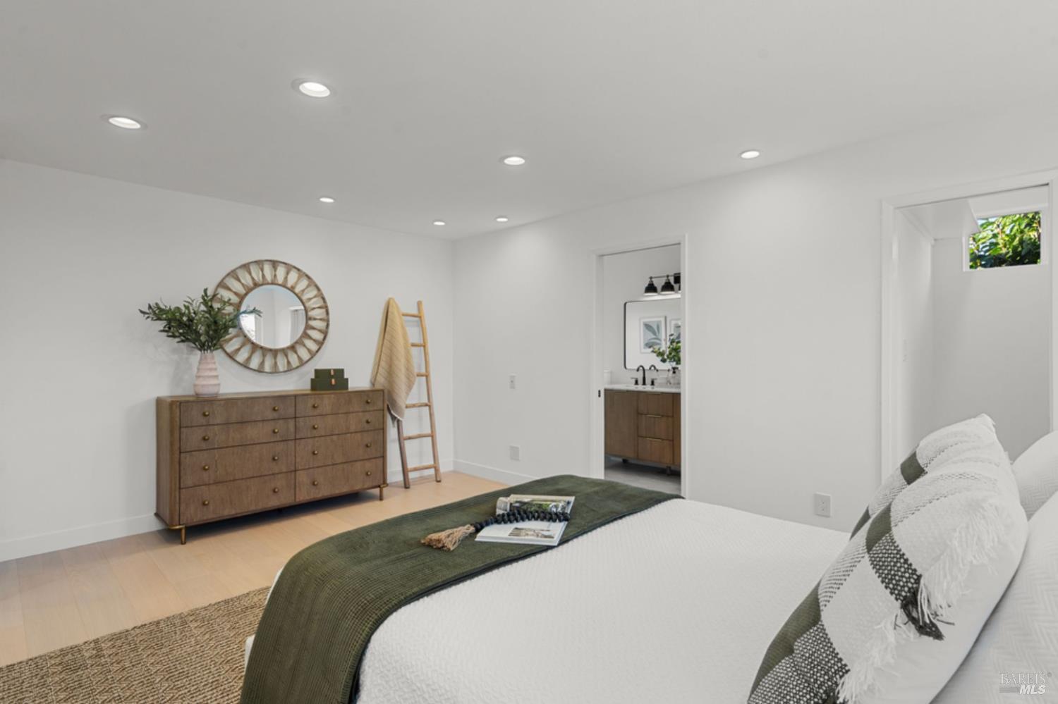 456 Alameda De La Loma