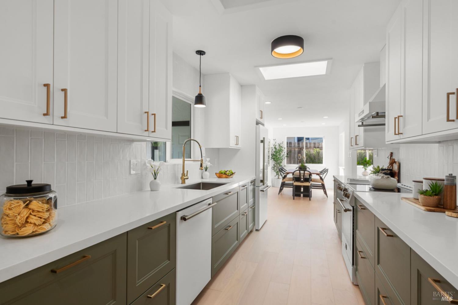 456 Alameda De La Loma