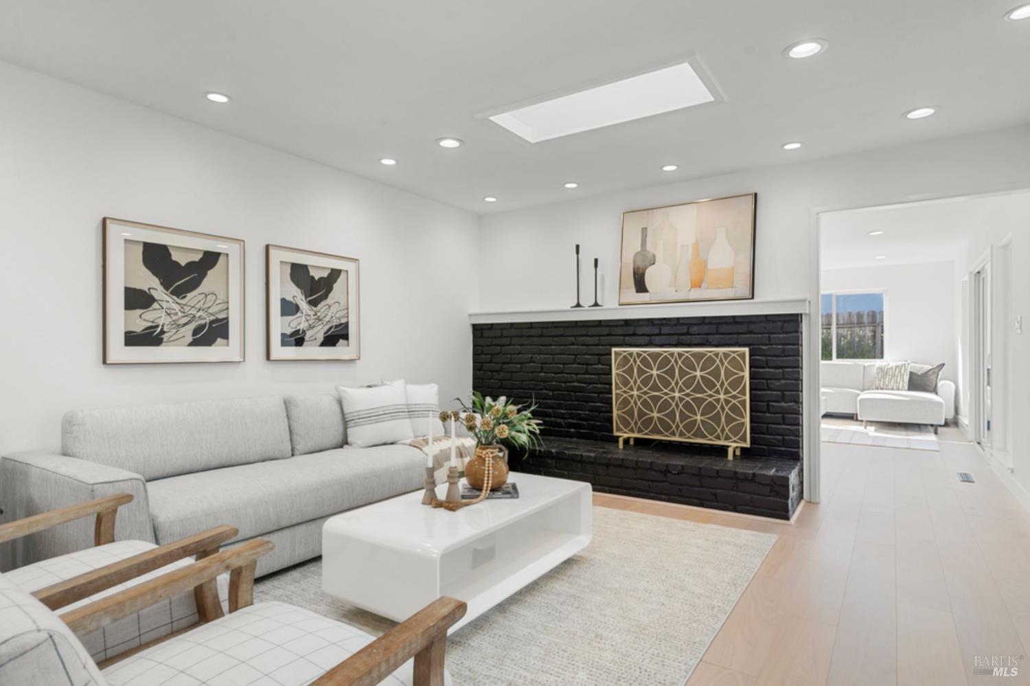 456 Alameda De La Loma