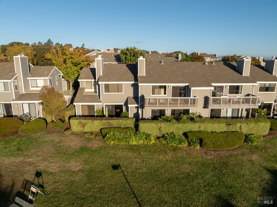 16 Drakes View Circle