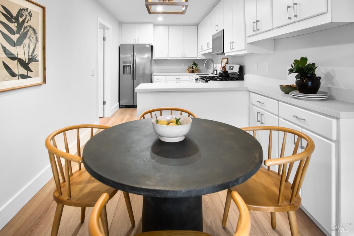 16 Drakes View Circle