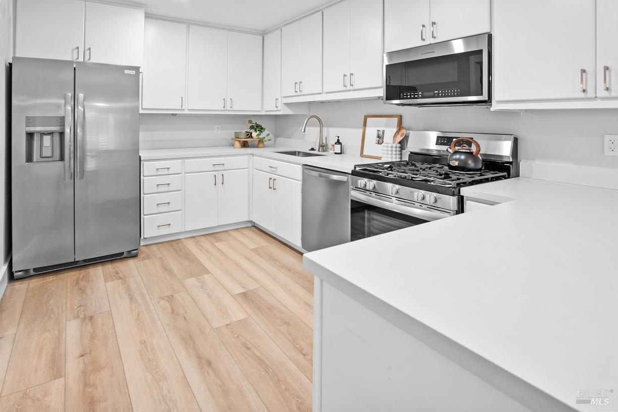 16 Drakes View Circle